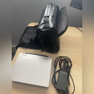 TOSHIBA PORTABLE DVD PLAYER